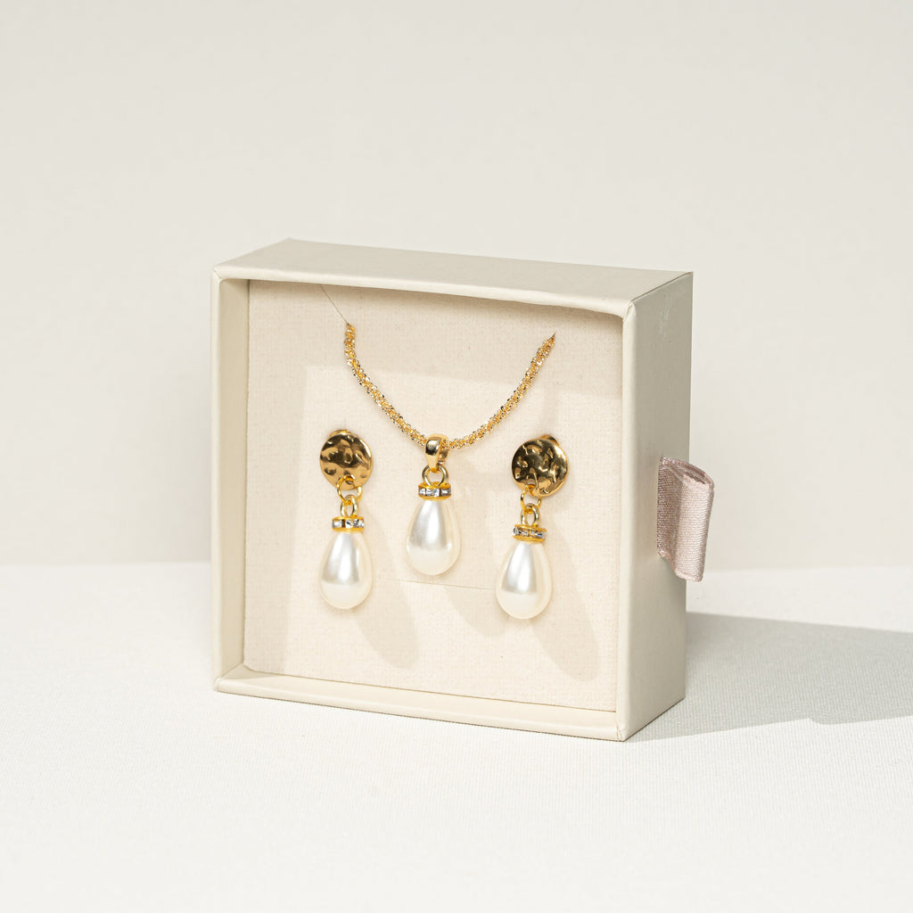Kette & Ohrringe